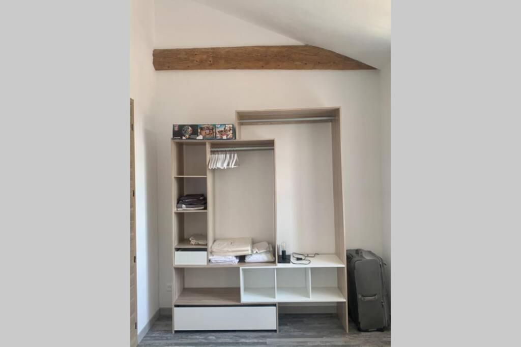 Apartment La Providence, Surplombant La